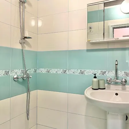 Top Centre Apartment For 4 Persons *