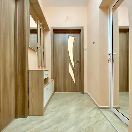 Апартаменты Top Centre Apartment For 4 Persons