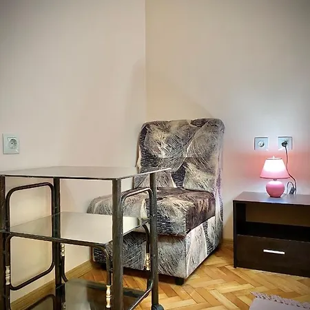 Top Centre Apartment For 4 Persons Бургас