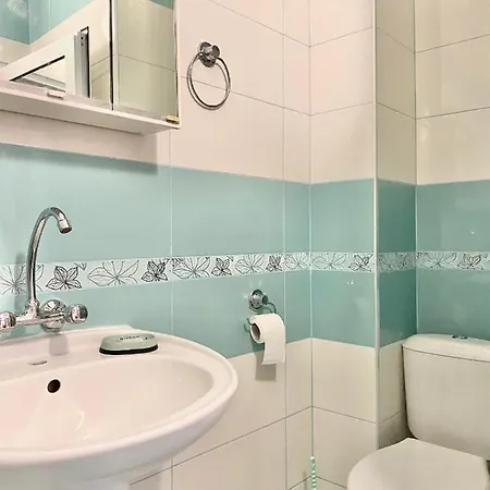 Top Centre Apartment For 4 Persons *