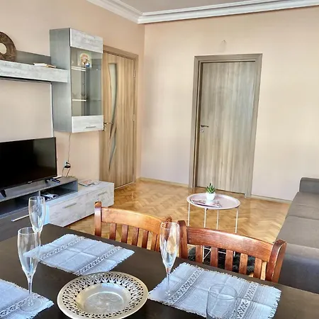 Top Centre Apartment For 4 Persons Апартаменты Бургас