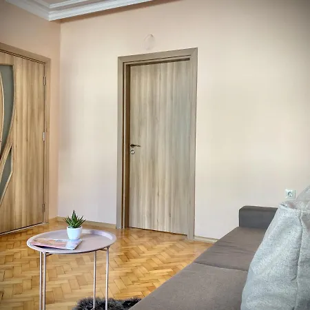 Top Centre Apartment For 4 Persons Бургас
