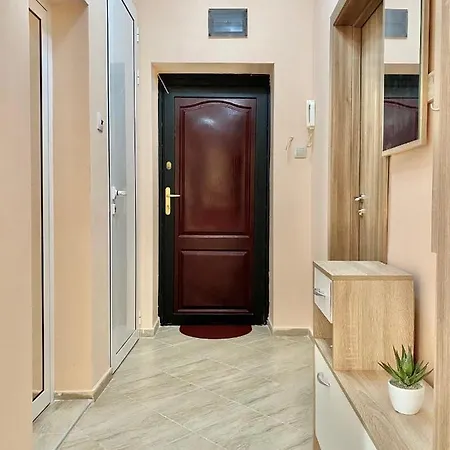 アパート Top Centre Apartment For 4 Persons ブルガス