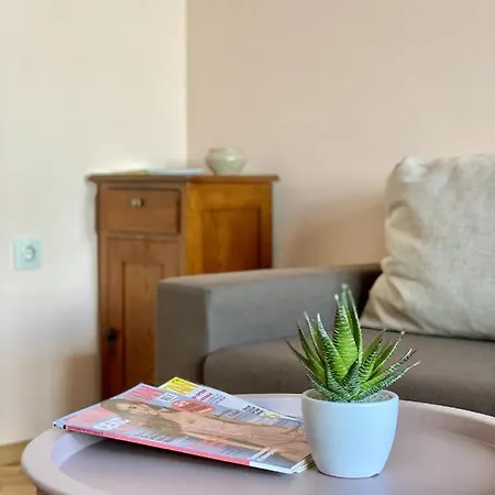 Top Centre Apartment For 4 Persons *