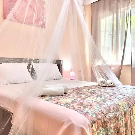 アパート Top Centre Apartment For 4 Persons *