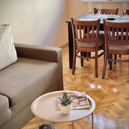 Top Centre Apartment For 4 Persons * ブルガス